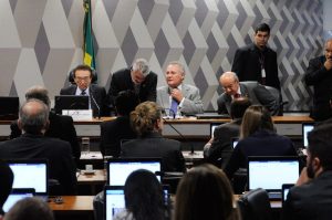 CCJ do Senado aprova texto que criminaliza abuso de autoridade