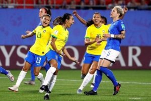Brasil vence Itália e avança para as oitavas de final