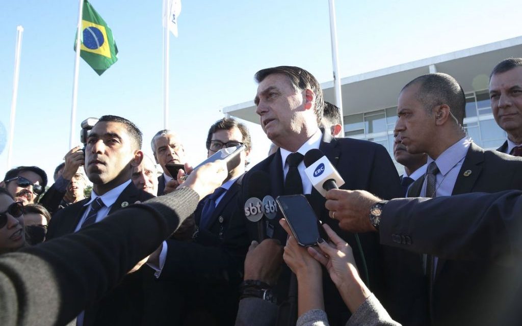 ‘Dificilmente teremos concursos no Brasil nos próximos poucos anos’, diz Bolsonaro