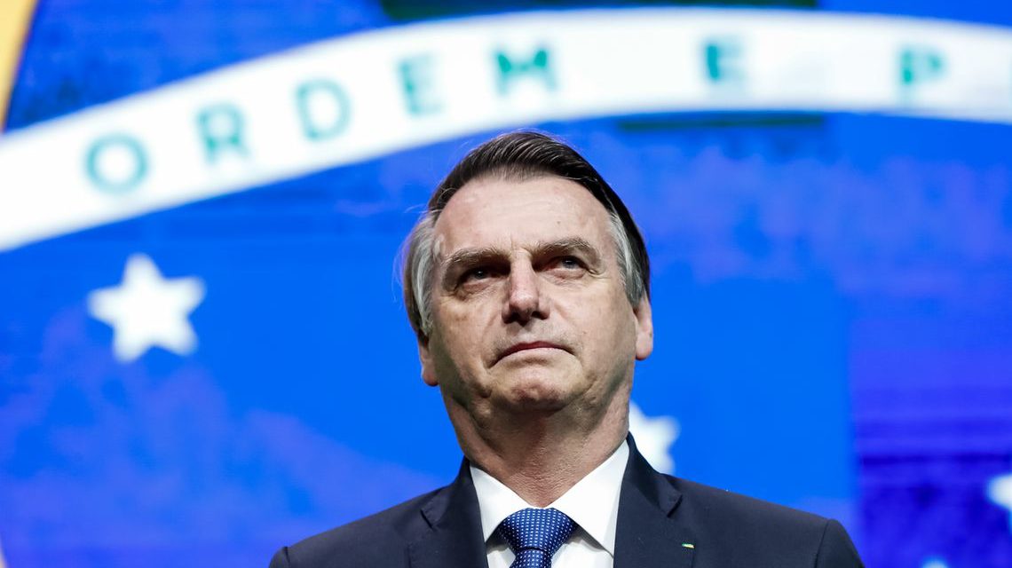 Bolsonaro anuncia que Brasil foi aceito como aliado extra-Otan