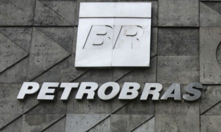 Petrobras assina acordo com o Cade para venda de refinarias