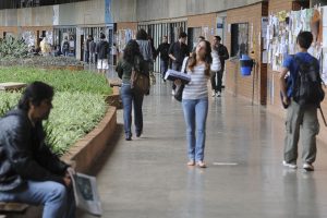 Brasil tem baixa taxa de escolarização superior, diz Semesp