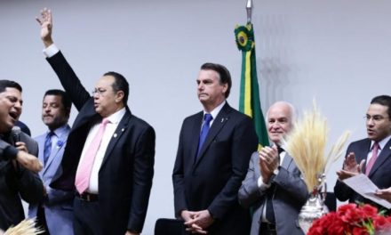 Bolsonaro diz que vai indicar ministro ‘terrivelmente evangélico’ para o STF