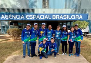 Agência Espacial homenageia estudantes goianos que inventaram chiclete para astronautas