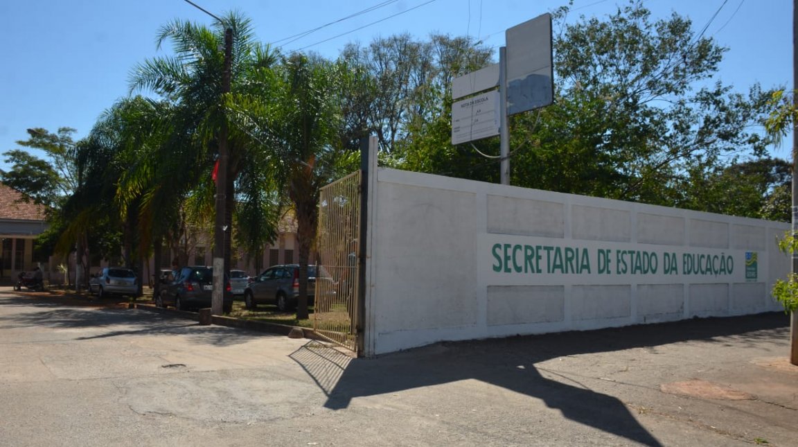Auditoria contabiliza cerca de 300 servidores fantasmas na Secretaria de Educação de Goiás Auditoria contabiliza cerca de 300 servidores fantasmas na Secretaria de Educação de Goiás