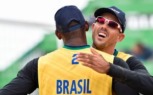 Brasil estreia no Pan com vitórias no vôlei de praia