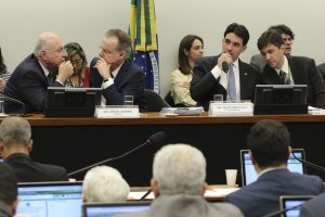 Novo relatório da reforma da Previdência mantém economia de R$ 1 tri