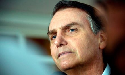 Câmara de Goiânia aprova entrega da maior honraria do Poder Legislativo a Bolsonaro