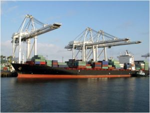 Governo eleva para US$ 56,7 bi previsão de superávit comercial no ano