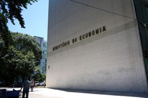 País registra superávit de US$ 27,13 bi no primeiro semestre