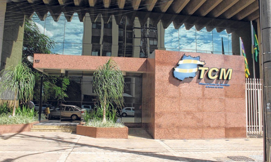 Relatório do TCM aponta que 36 cidades de Goiás gastam com folha salarial além do permitido