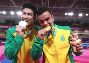 Caio Souza e Arthur Nory fazem dobradinha inédita na ginástica artística do Pan