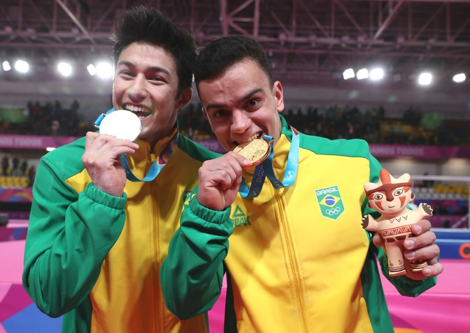 Caio Souza e Arthur Nory fazem dobradinha inédita na ginástica artística do Pan