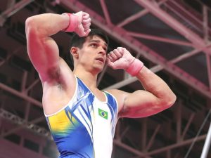 Francisco Barretto domina o cavalo com alças e conquista o ouro na ginástica artística do Pan