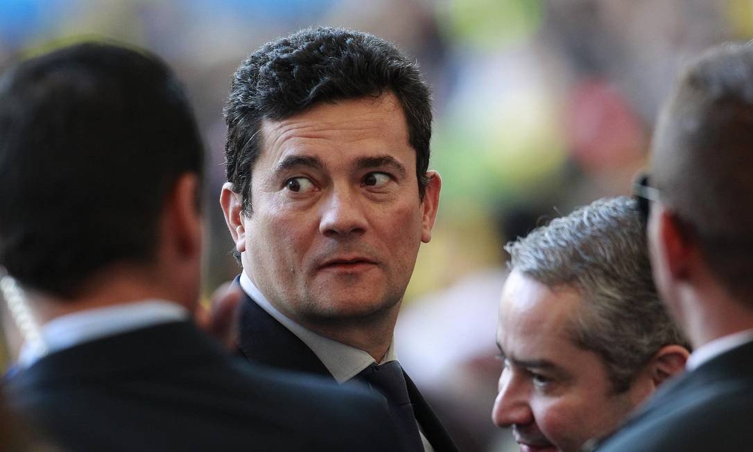 Senado aprova criminalização do caixa dois eleitoral proposta pelo pacote anticrime de Moro Senado aprova criminalização do caixa dois eleitoral proposta pelo pacote anticrime de Moro