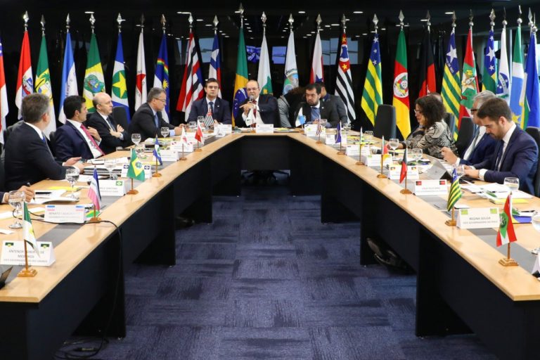 Governadores apoiam nova previdência para estados e municípios