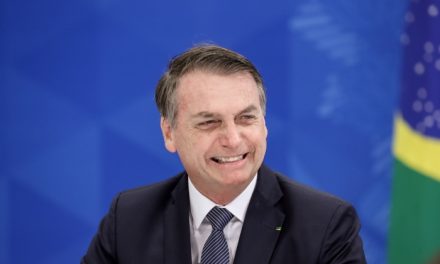 Bolsonaro critica direitos trabalhistas: ‘É barra pesada ser empresário no Brasil’
