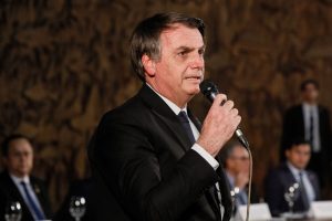 Economia está dando sinais de recuperação, diz Bolsonaro