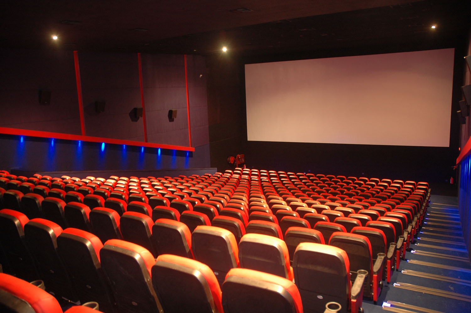 Cinemas têm até janeiro para garantir acessibilidade a cegos e surdos