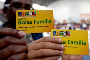 Bolsa Família voltará a exigir frequência escolar e vacinação