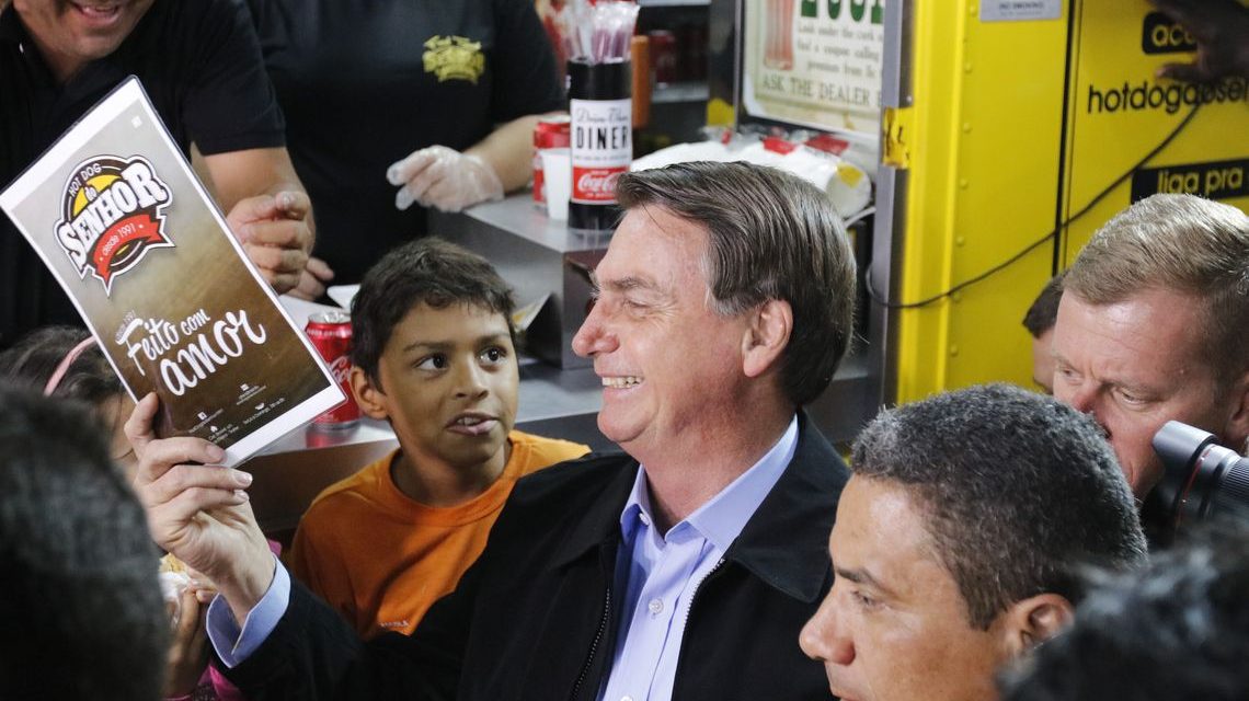 Bolsonaro diz que Brasil vai vencer a crise econômica mundial