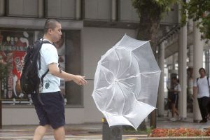 Tempestade tropical atinge Japão e mais de 760 voos são cancelados