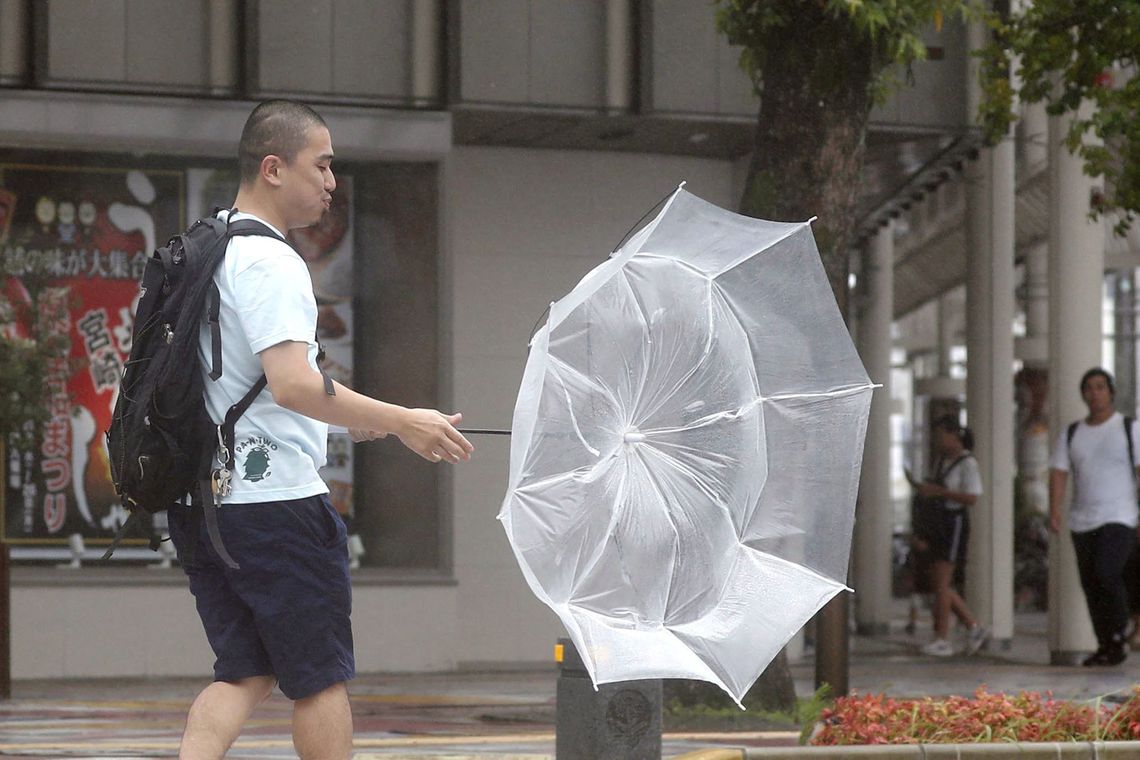 Tempestade tropical atinge Japão e mais de 760 voos são cancelados Tempestade tropical atinge Japão e mais de 760 voos são cancelados