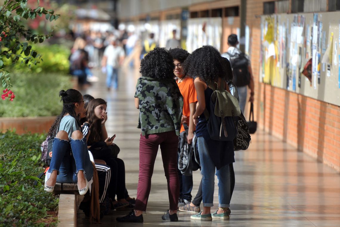 MEC analisa novo modelo de distribuição de recursos para universidades MEC analisa novo modelo de distribuição de recursos para universidades