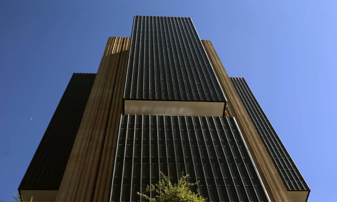 Focus: Expectativa de alta para o PIB em 2019 passa de 0,82% para 0,81% Focus: Expectativa de alta para o PIB em 2019 passa de 0,82% para 0,81%