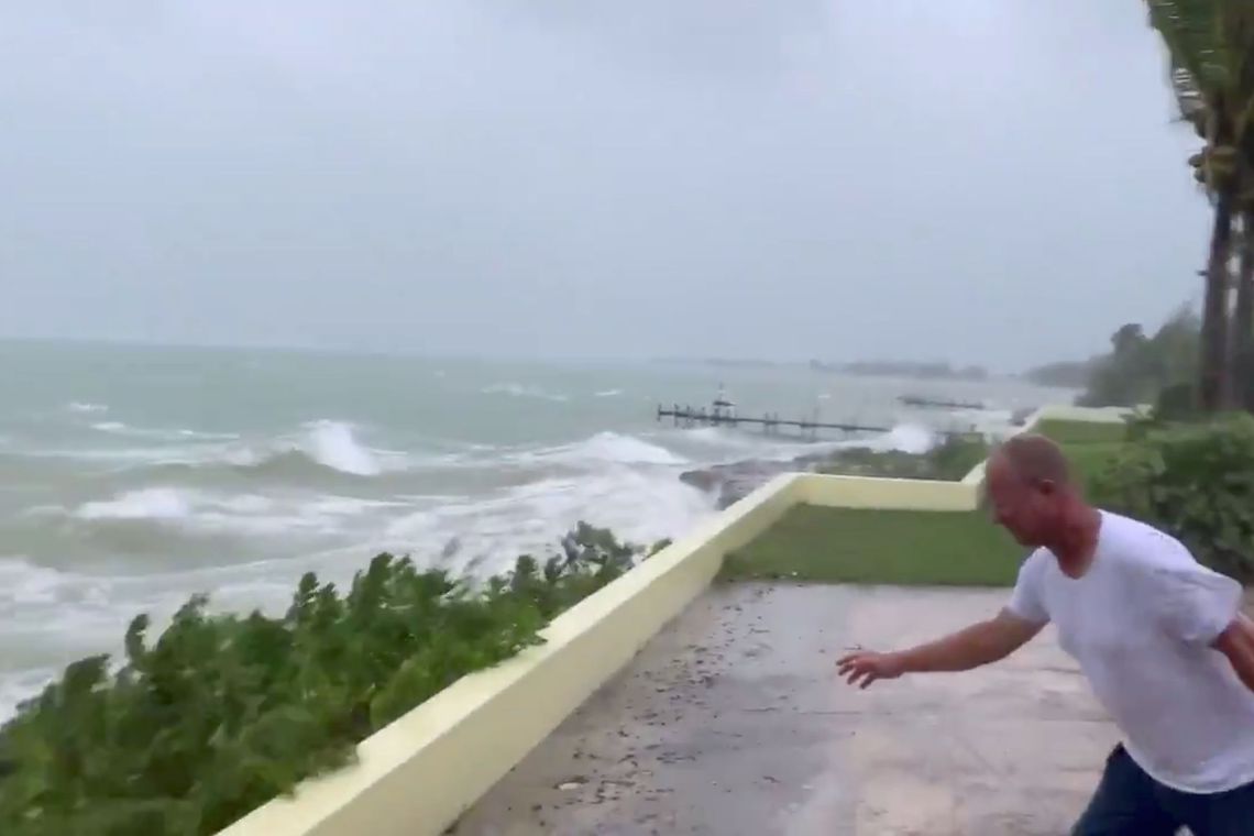 Furacão Dorian: EUA ordenam que 1 milhão de pessoas deixem suas casas Furacão Dorian: EUA ordenam que 1 milhão de pessoas deixem suas casas