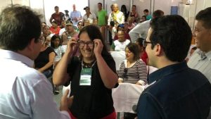 Sesc Saúde Visão entrega 198 óculos para moradores de Campos Verdes