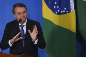 Bolsonaro sanciona Lei do Abuso de Autoridade com vetos a 36 dos 108 dispositivos do texto