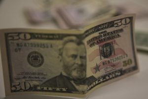 Gastos de brasileiros em viagens internacionais caem 5,2% em agosto