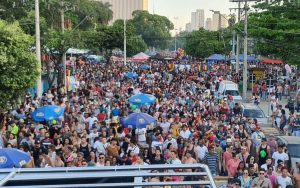 Com festa e cobrança de direitos, Parada Gay chega a sua 24ª edição em Goiânia