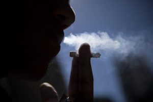 ONU premia Brasil por controle ao tabaco e por ações no trânsito