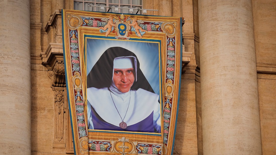 Irmã Dulce é canonizada pelo Papa Francisco e se torna a primeira santa brasileira