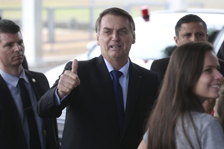 Bolsonaro usa rede social para destacar medidas de seu governo