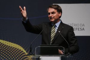 Bolsonaro destaca ações do governo em outubro