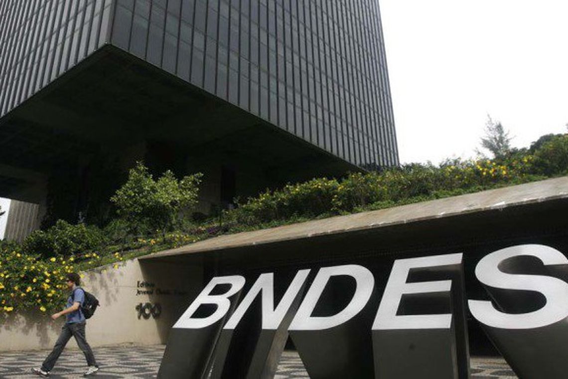 BNDES antecipará pagamento de R$ 30 bilhões à União BNDES antecipará pagamento de R$ 30 bilhões à União