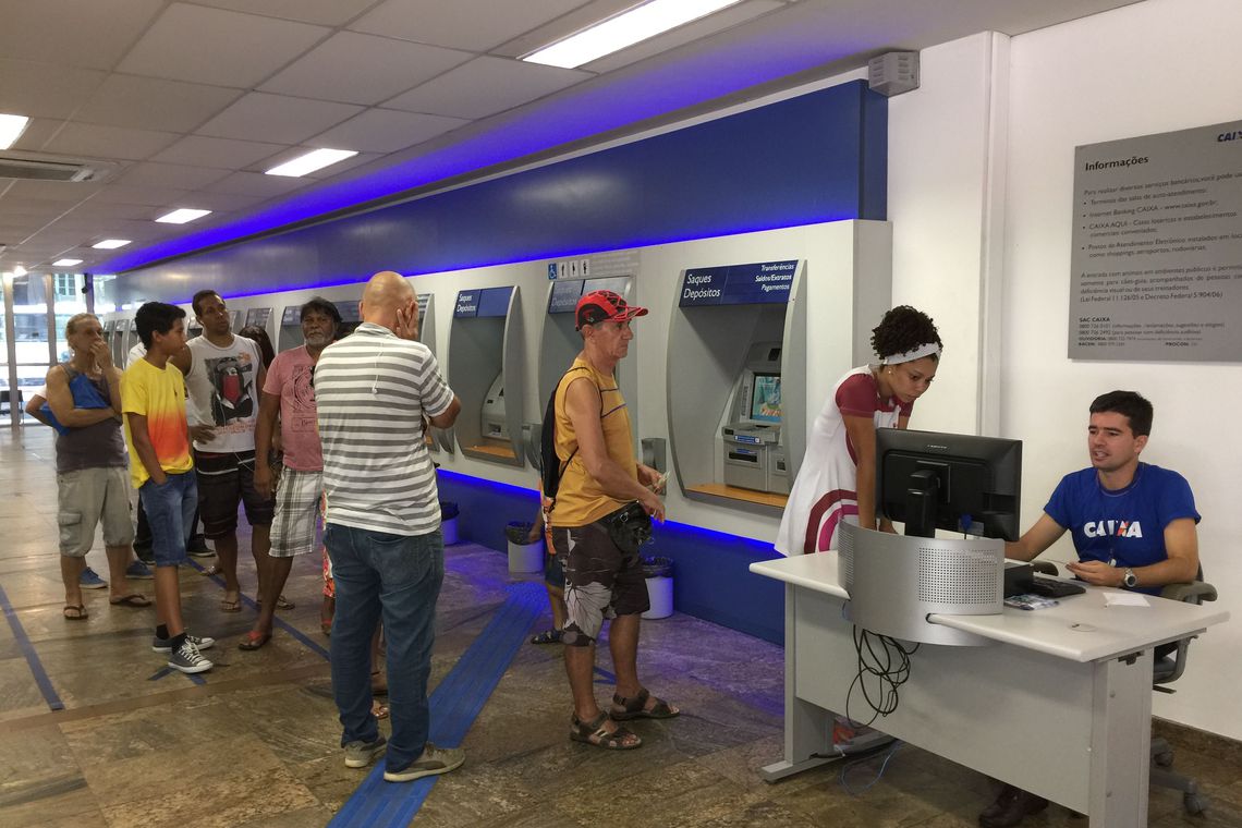 Nascidos em agosto sem conta na Caixa podem sacar FGTS Nascidos em agosto sem conta na Caixa podem sacar FGTS