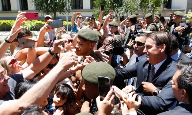 Bolsonaro reitera apoio a excludente de ilicitude em operações