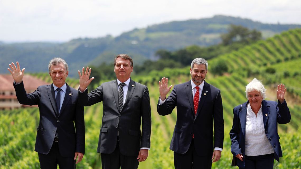 Bolsonaro passa presidência do Mercosul para o Paraguai
