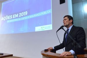 Moro discutirá com Bolsonaro vetos a partes do projeto anticrime
