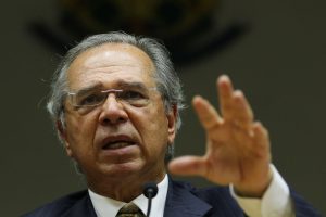 Guedes: alta da inflação fará salário mínimo ficar acima de R$ 1.031