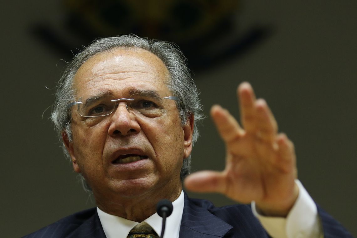 Guedes: alta da inflação fará salário mínimo ficar acima de R$ 1.031