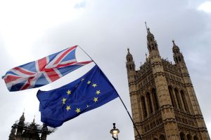 Deputados britânicos aprovam saída da União Europeia