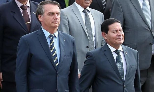 Bolsonaro determina criação de conselho para ações na Amazônia