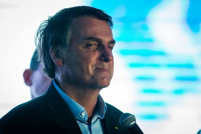 Bolsonaro pede para eleitores não votarem em candidatos que usem o Fundão