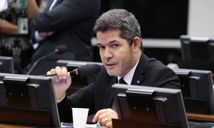 PSL de Aparecida de Goiânia quer Delegado Waldir na disputa com Mendanha