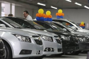 Atividade do comércio tem alta de 2% em 2019, diz Serasa